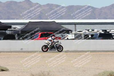 media/Oct-05-2025-CVMA (Sun) [[beeef4f201]]/Race 10-Formula Lightweight Twins Shootout/